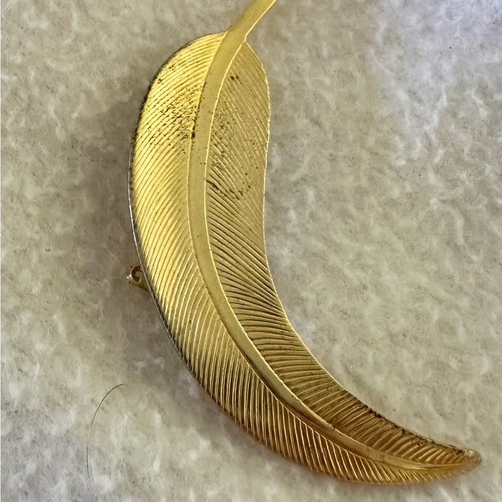 Vintage Elegant Gold Feather Brooch